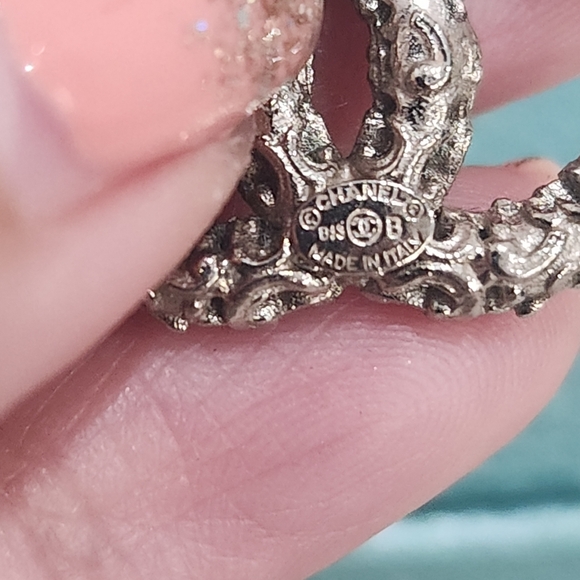 Chanel pierced vintage CC earrings - Picture 5 of 9